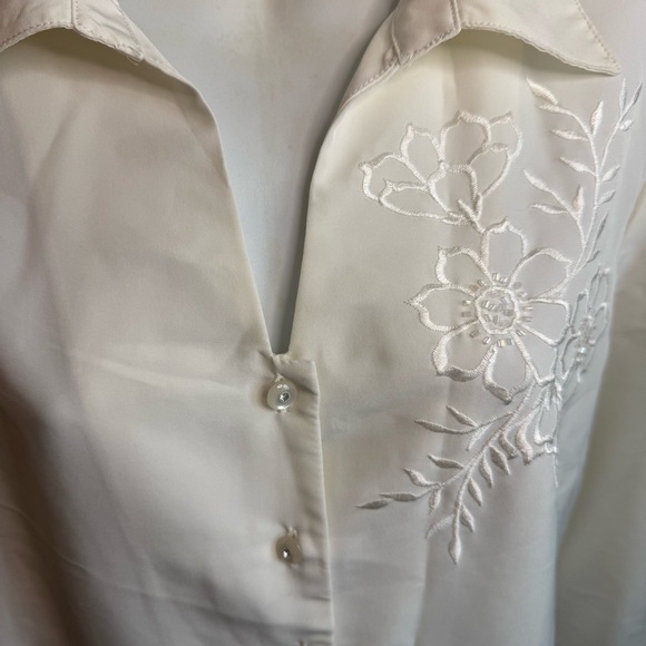 Anthony Richards Button-Up Blouse with Floral Embroidery - Picture 7 of 8
